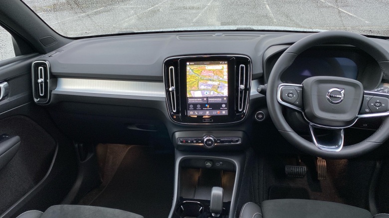 Volvo XC40 2.0 B4P Plus Dark 5dr Auto Petrol Estate